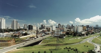 São José dos Campos (SP): Taxistas querem usar faixa de ônibus